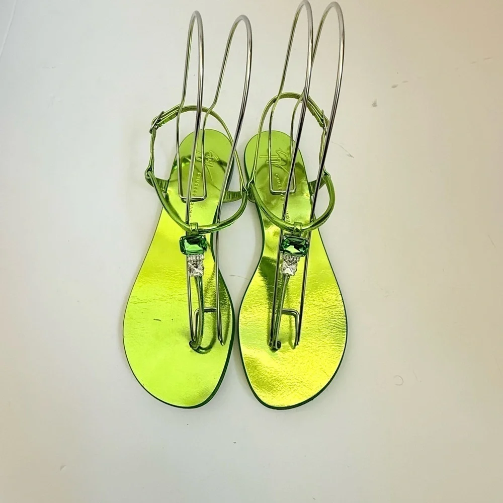 Giuseppe Zannoti Asparagus Green Metallic Leather Alphonsine thong sandals EU 38